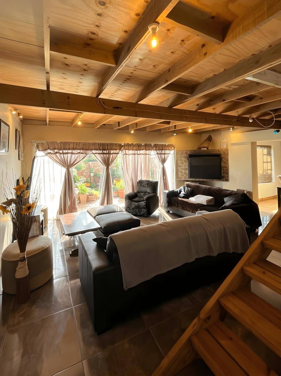Property photograph 3